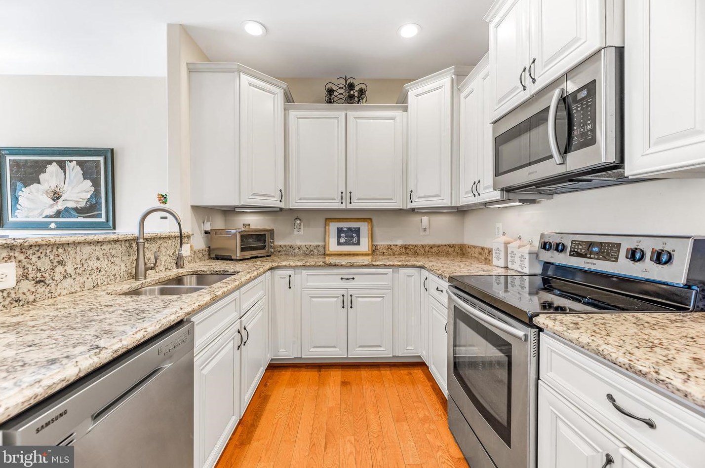 3833 5th St, Holland Point, MD 20714-9762