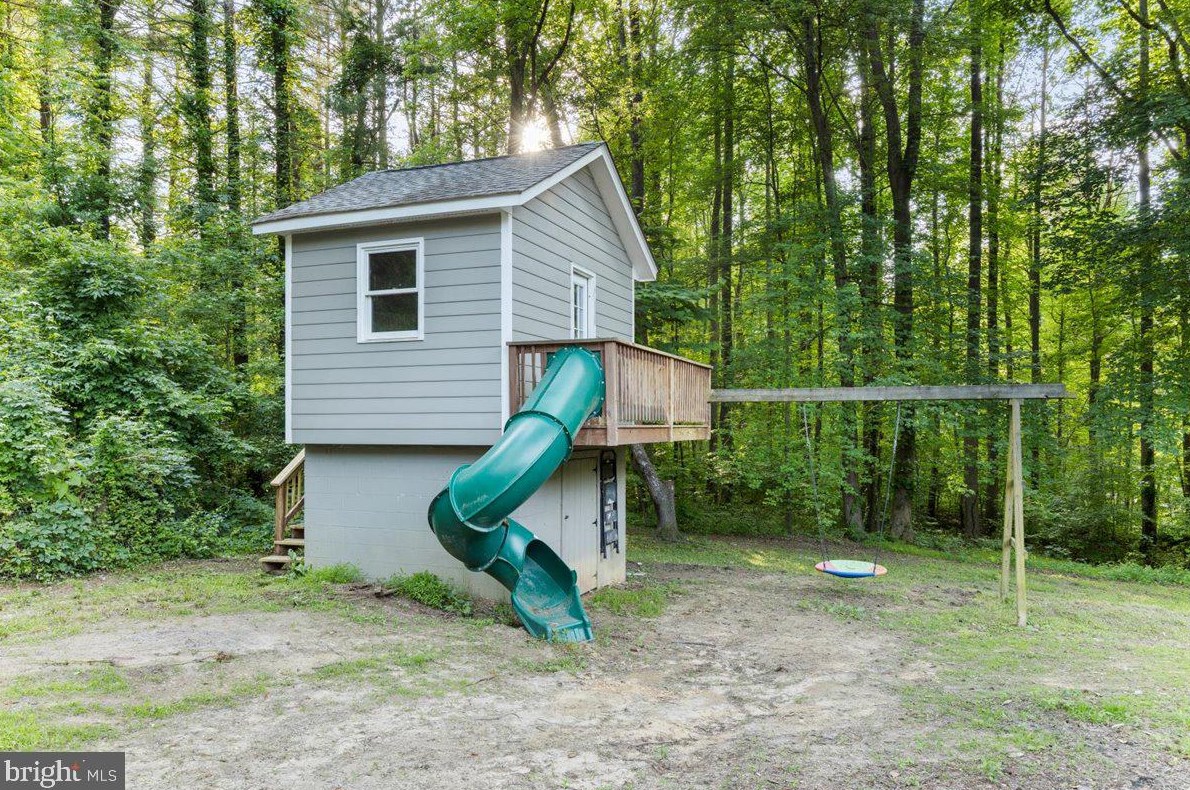 1100 Plum Point Rd, Huntingtown MD  20639-9247 exterior