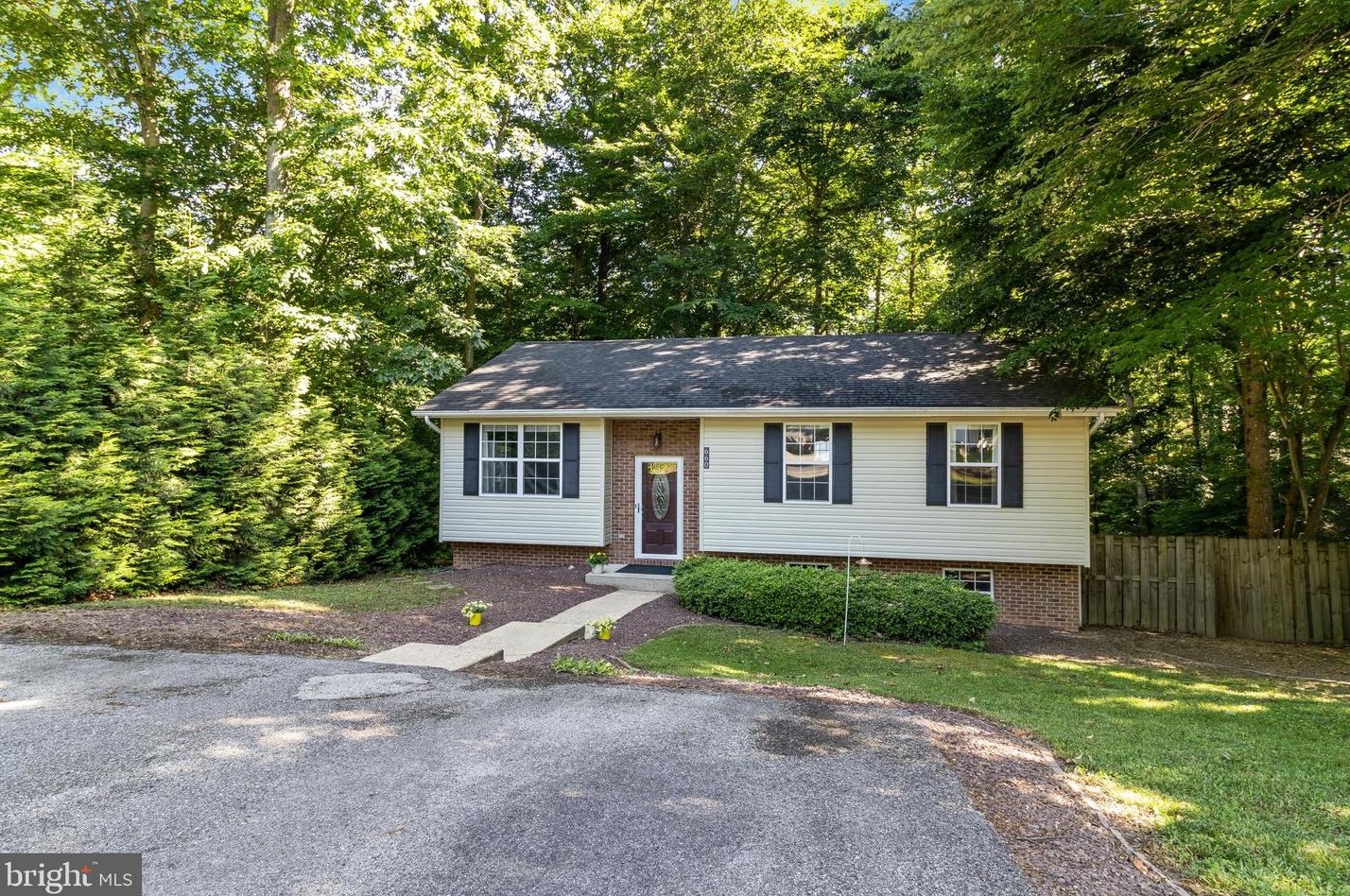 660 Los Alamos Ln, Lusby, MD 20657-3742