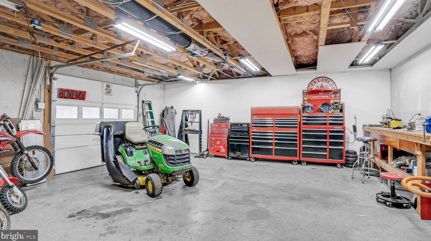 6641 Greenhill Ct, Huntingtown MD 20639-3210 exterior