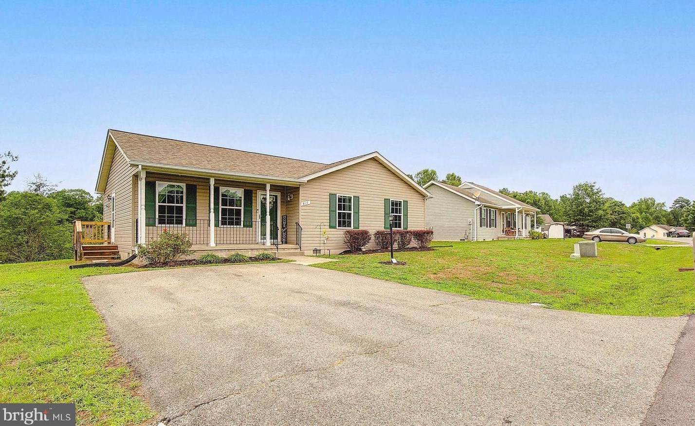 817 Yardley Dr, Prince Frederick, MD 20678