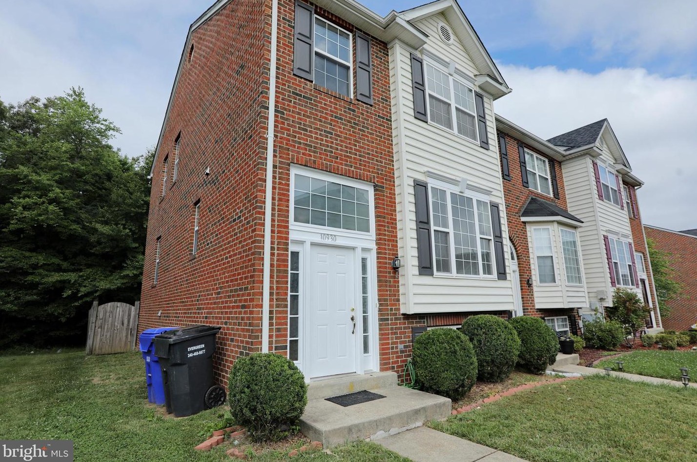 10930 Point Pl, White Plains, MD 20695-3252