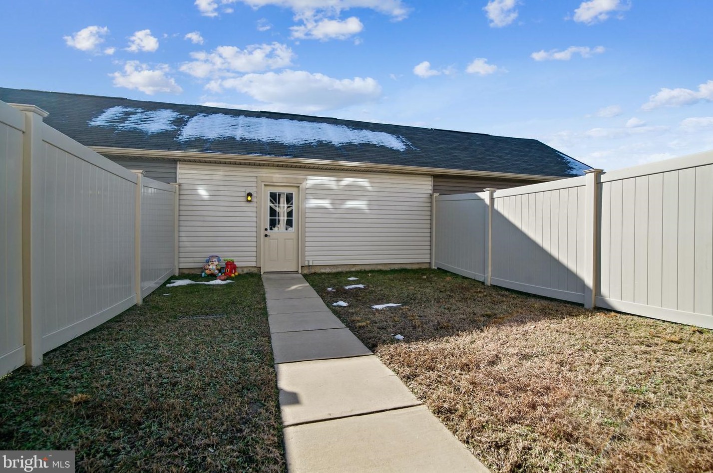 5593 Barnstormers Ln, Waldorf MD  20602-3281 exterior