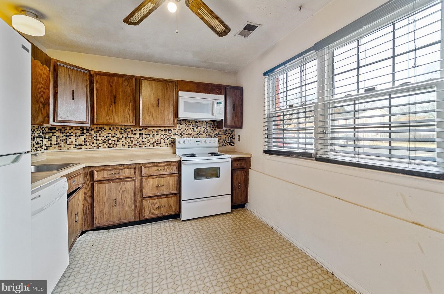 1088 Dorset Dr, Waldorf, MD 20602-1910