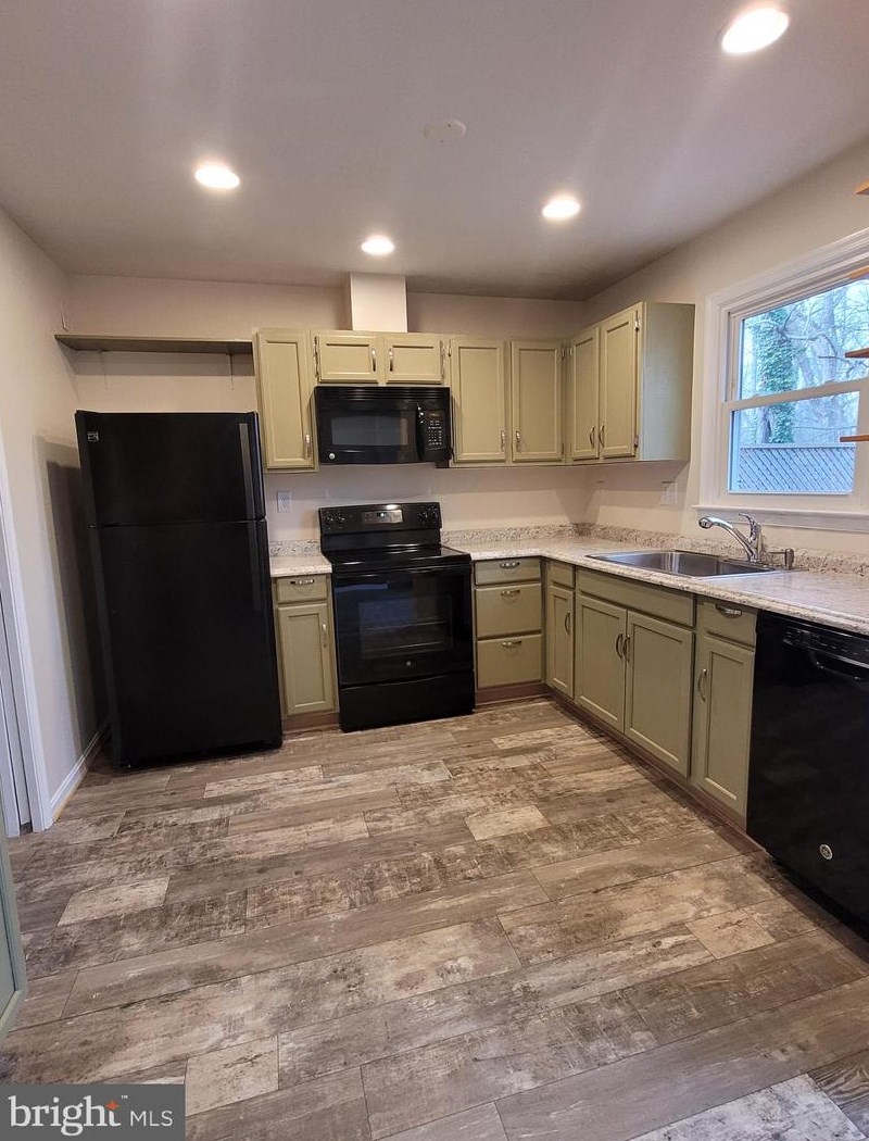213 Westdale Dr, Waldorf, MD 20601-4947