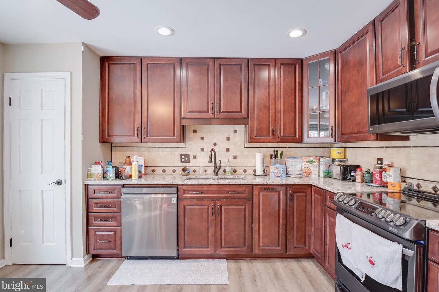 8305 Apple Creek Pl, Waldorf MD  20603-6118 exterior