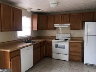 2009 Tanglewood Dr, Waldorf, MD 20601-5200