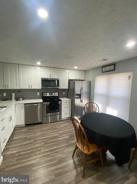 1528 Pin Oak Dr, Waldorf, MD 20601-3587