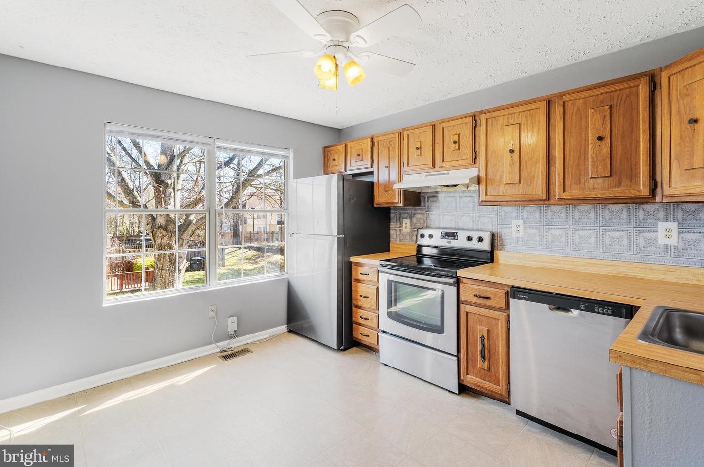4208 Drake Ct, Waldorf MD  20603-4558 exterior
