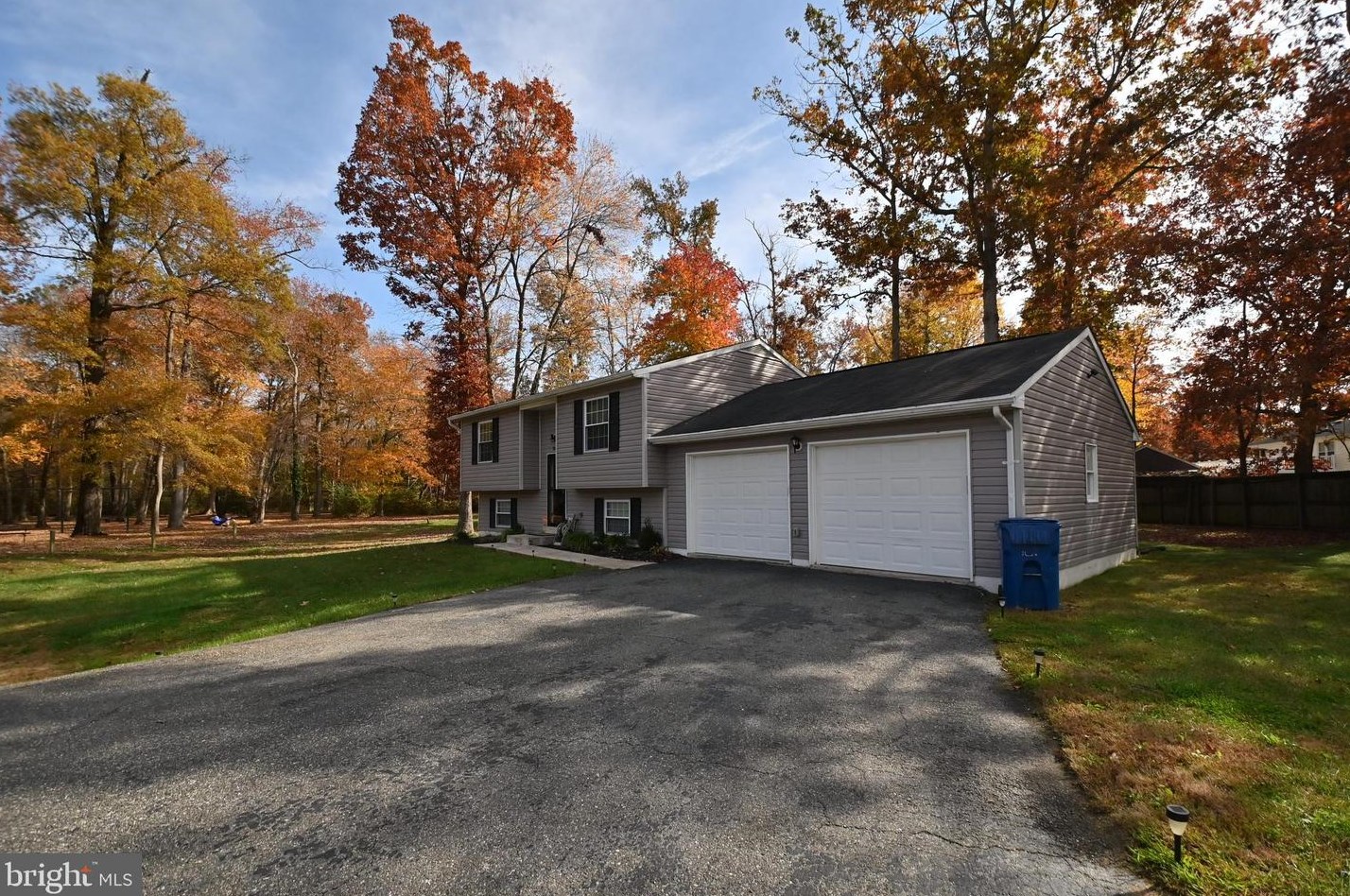 1698 Pin Oak Dr, Waldorf, MD 20601-3540