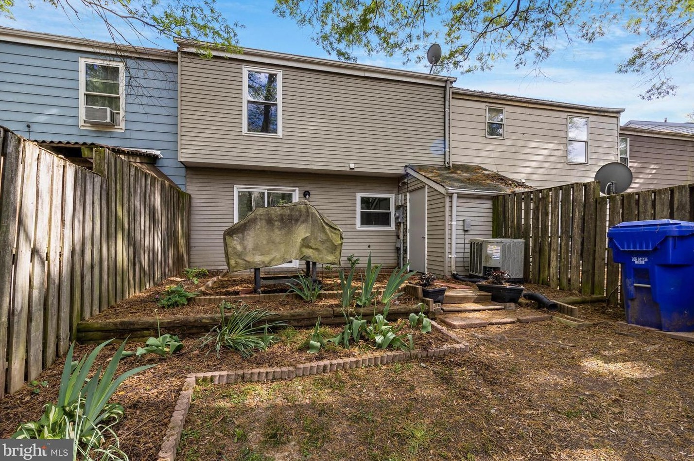 2633 Rooks Head Pl, Waldorf MD  20602-2056 exterior