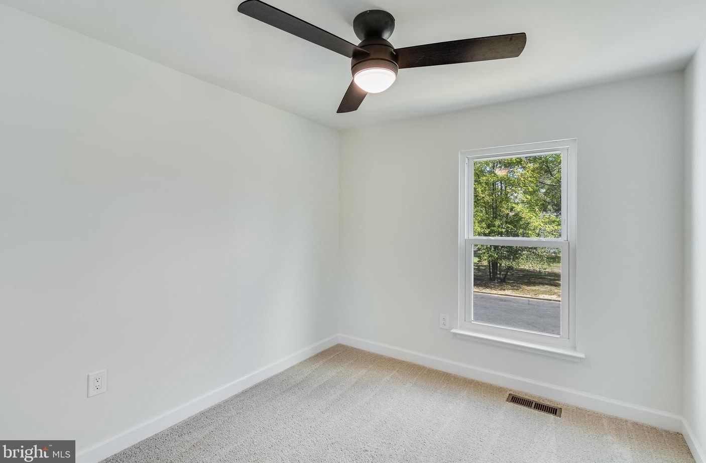 2633 Rooks Head Pl, Waldorf MD  20602-2056 exterior
