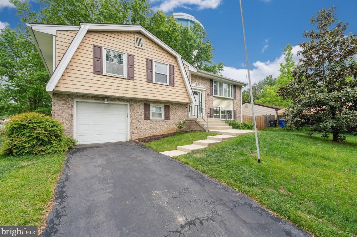 2114 Dennis Rd, Waldorf, MD 20601-3379
