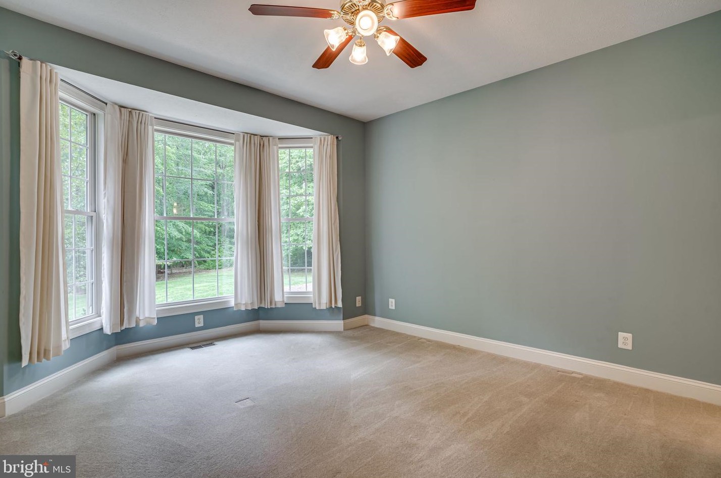 15660 Cloverleaf Ct, Hughesville MD  20637-2545 exterior