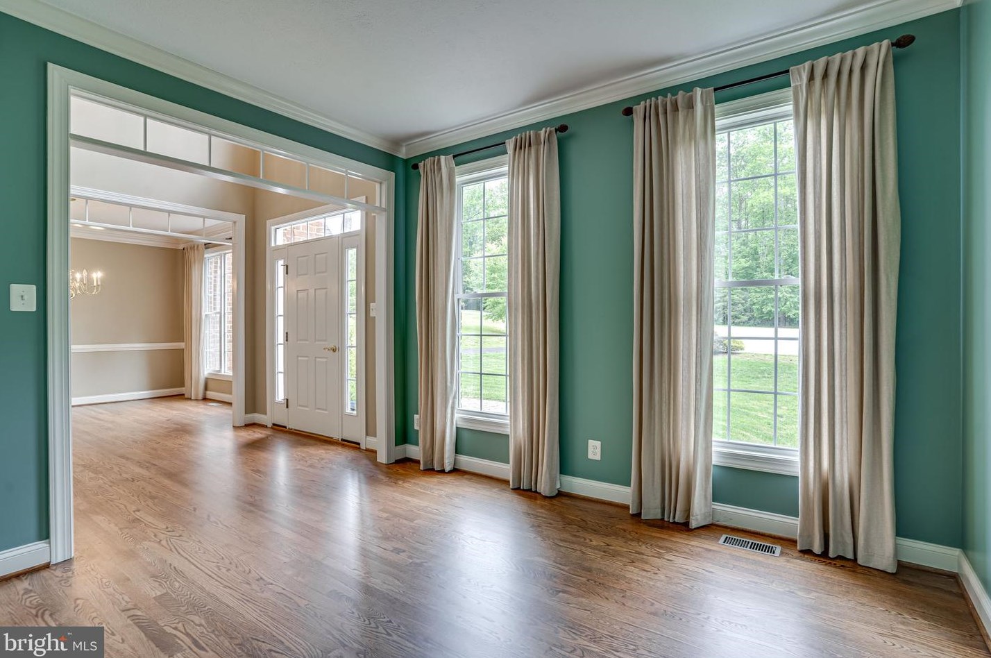 15660 Cloverleaf Ct, Hughesville MD  20637-2545 exterior