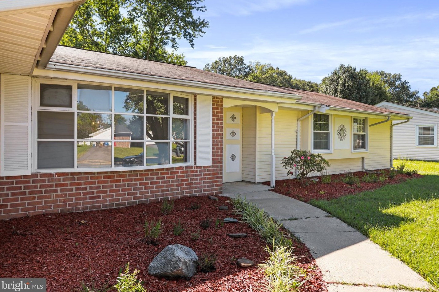 6331 Josephine Rd, Waldorf, MD 20601-3208