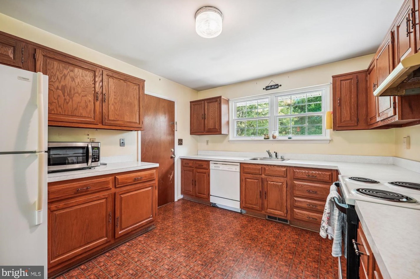 12956 Waldorf Forest Rd, Waldorf, MD 20601