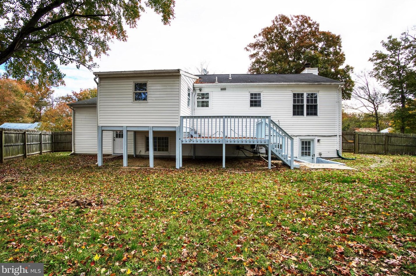 1811 Oak Dr, Waldorf, MD 20601