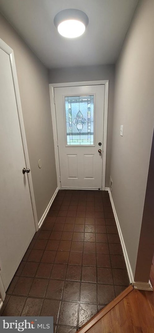 2550 Lisa Dr, Waldorf, MD 20601