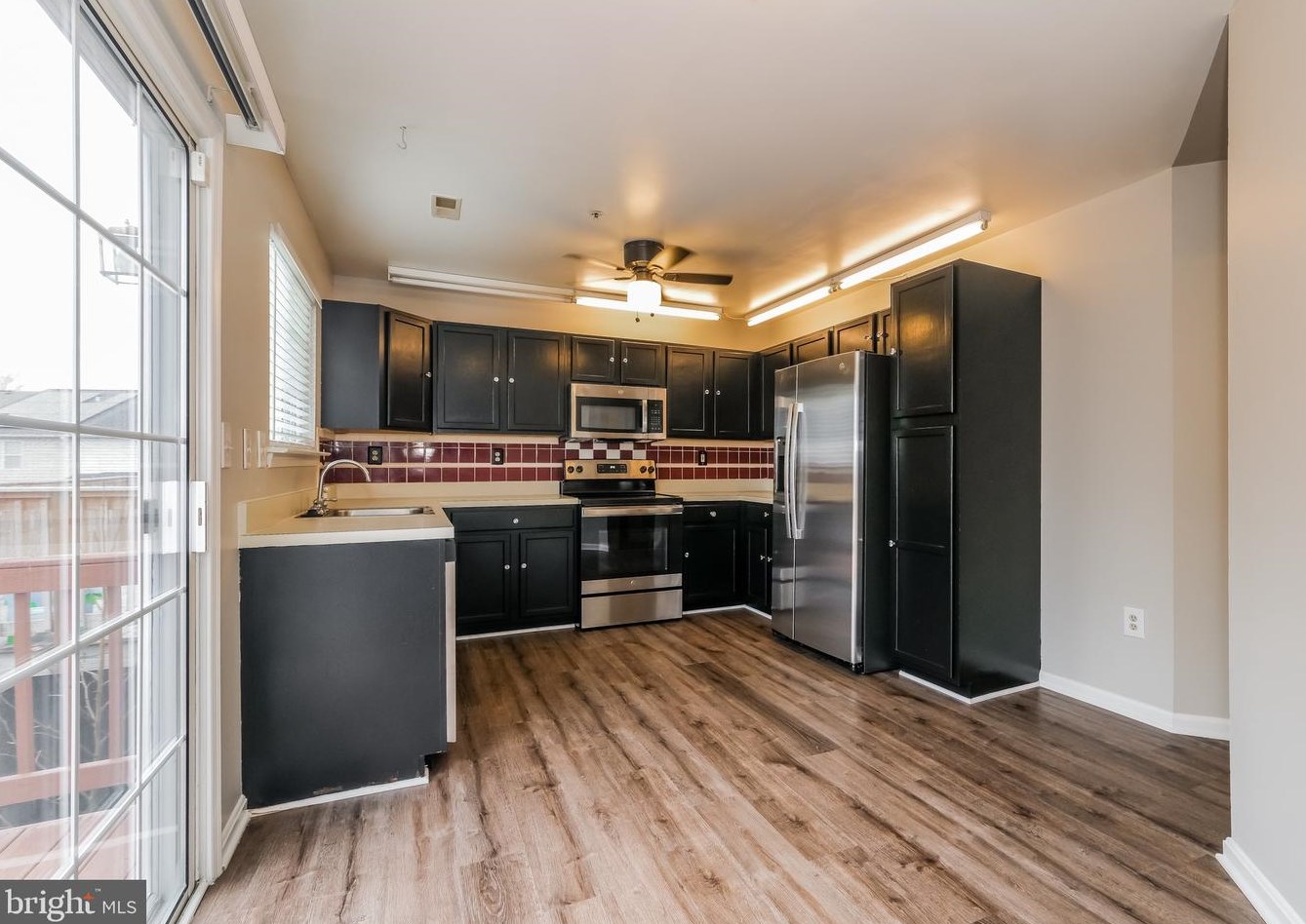 2542 Enterprise Pl, Waldorf, MD 20601