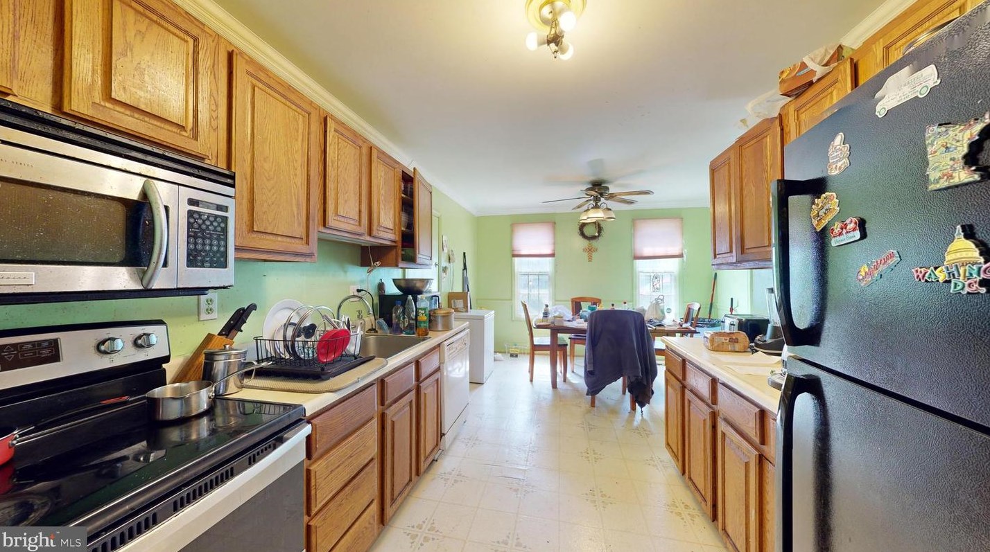11734 Lancelot Dr, Waldorf, MD 20601