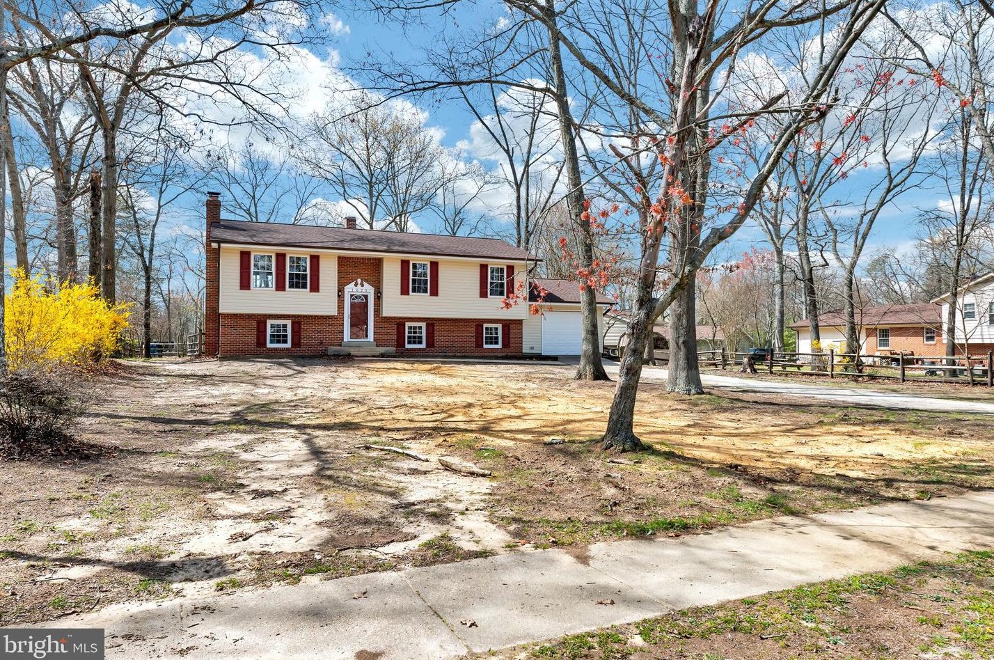 1025 Bannister Cir, Waldorf, MD 20602-1626