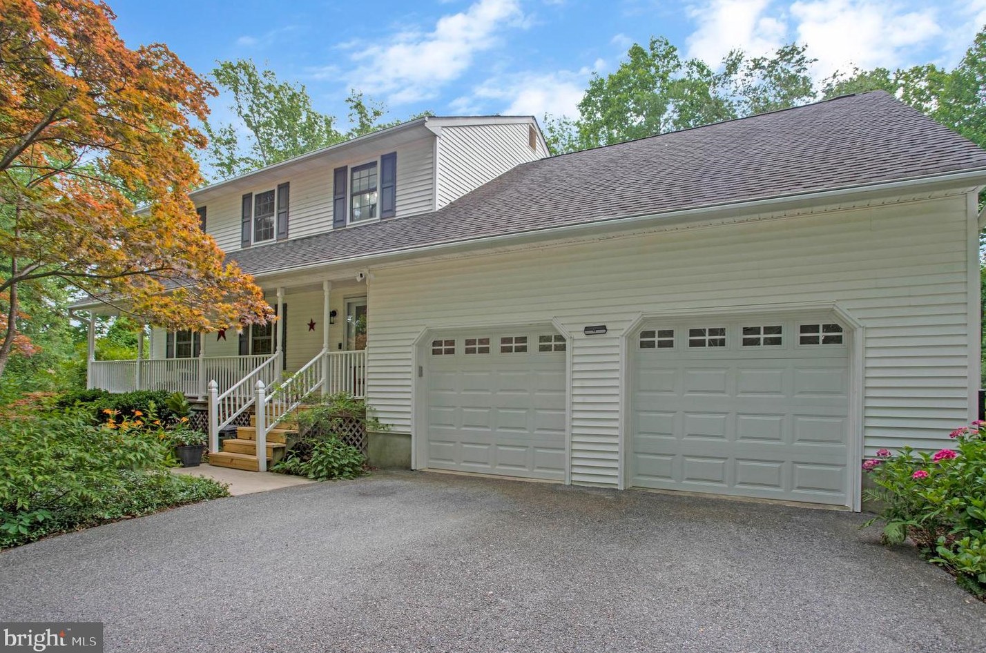 17541 Teagues Point Rd, Hughesville, MD 20637