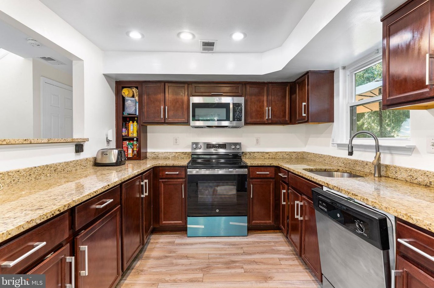 2018 All Hallows Ct, Waldorf, MD 20602