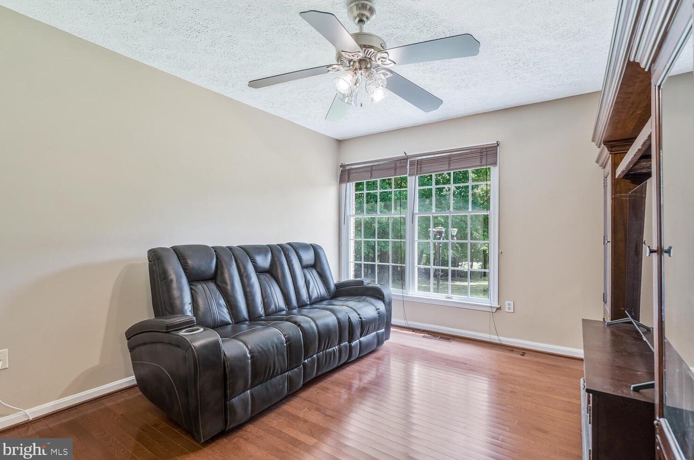 14517 Bittersweet Dr, Hughesville, MD 20637