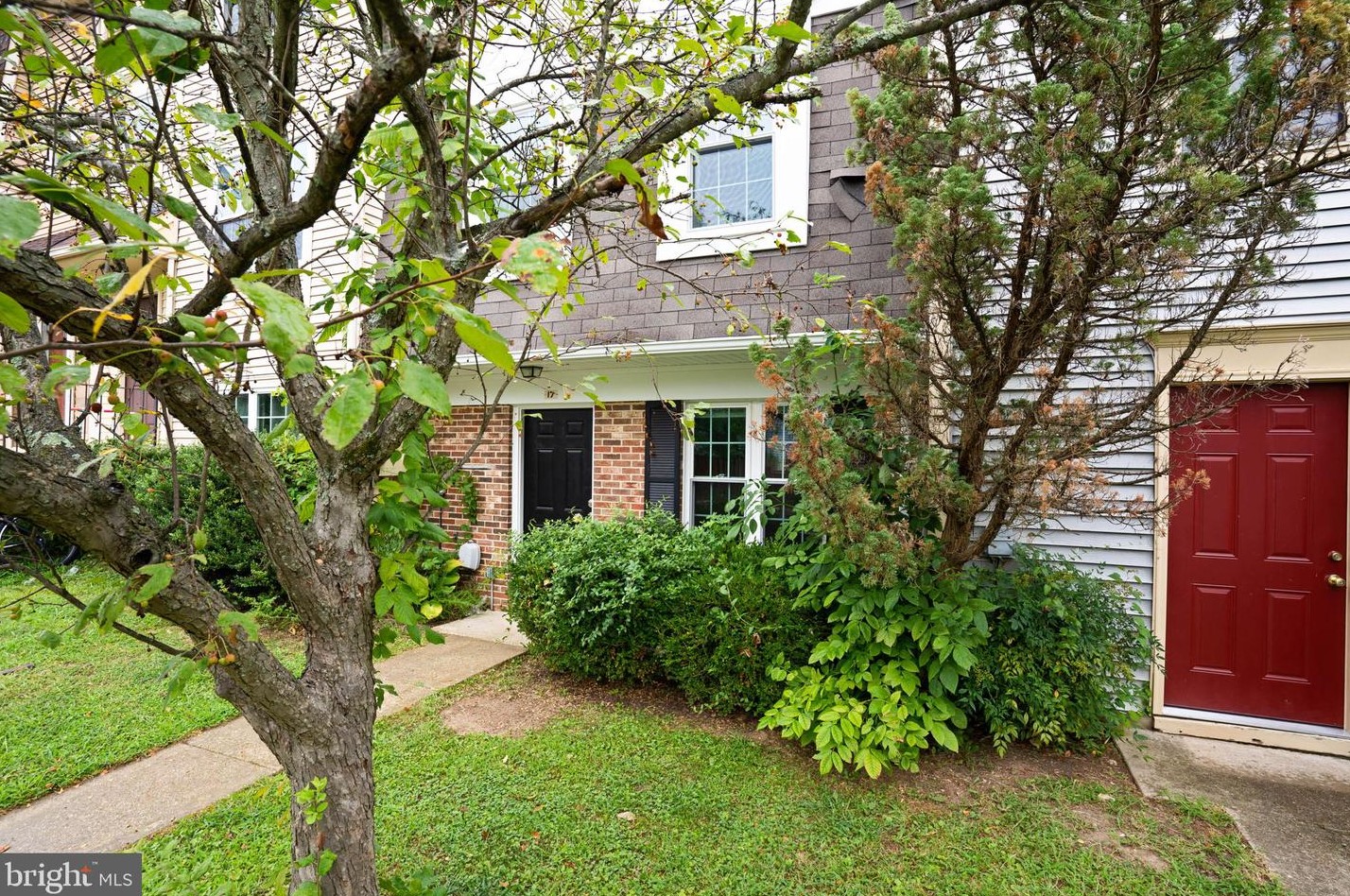 17 Heather Ln, Pisgah, MD 20640