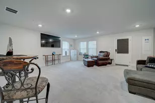 11426 St Luke Dr, White Plains, MD 20695 - Photo 10