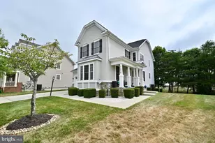 11736 Folkstone Ct, Waldorf, MD 20602 - Photo 2