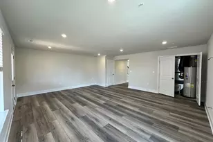 10695 Millport St, White Plains, MD 20695 - Photo 32