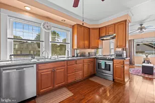 803 Washington Ave, La Plata, MD 20646 - Photo 6