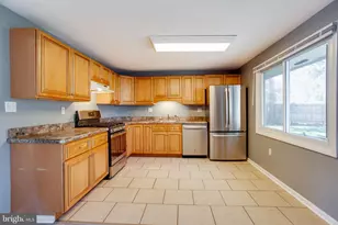 2914 Sandwich Dr, Waldorf, MD 20601 - Photo 4