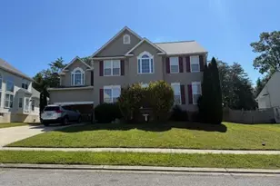 202 Williamsburg Cir, La Plata, MD 20646 - Photo 1