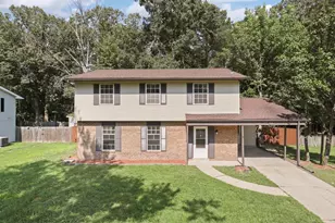 749 University Dr, Waldorf, MD 20602 - Photo 2