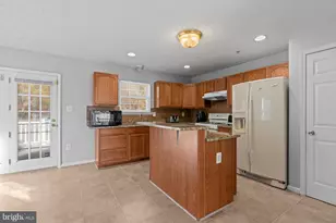 8030 Bloomsbury Pl, White Plains, MD 20695 - Photo 12