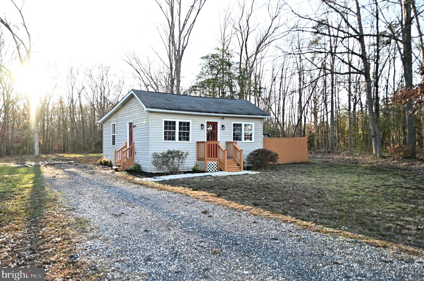 10085 Crain Hwy, Faulkner, MD 20632