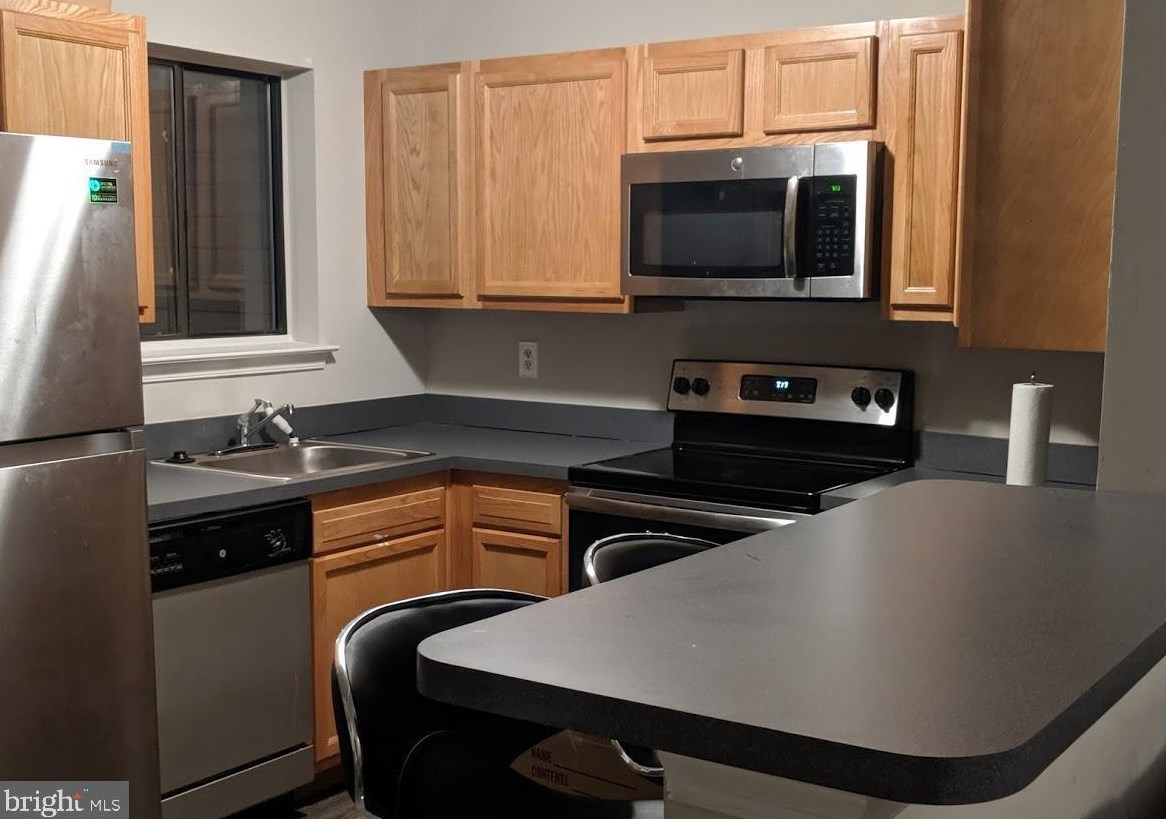 3042 Heathcote Rd, Waldorf, MD 20602-2572