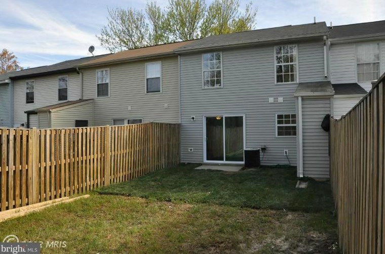 2042 Tanglewood Dr, Waldorf, MD 20601-5225
