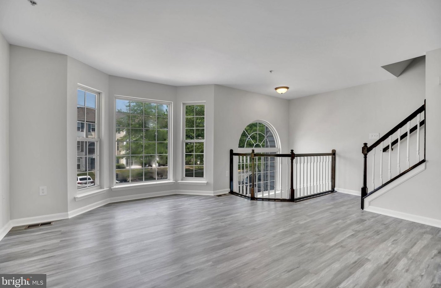 2522 Enterprise Pl, Waldorf, MD 20601-4941