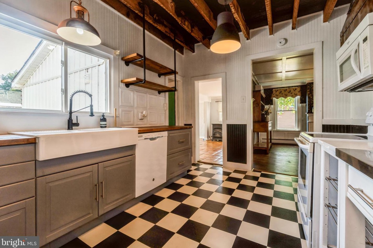 212 Maple Ave, Ridgely MD  21660-1911 exterior