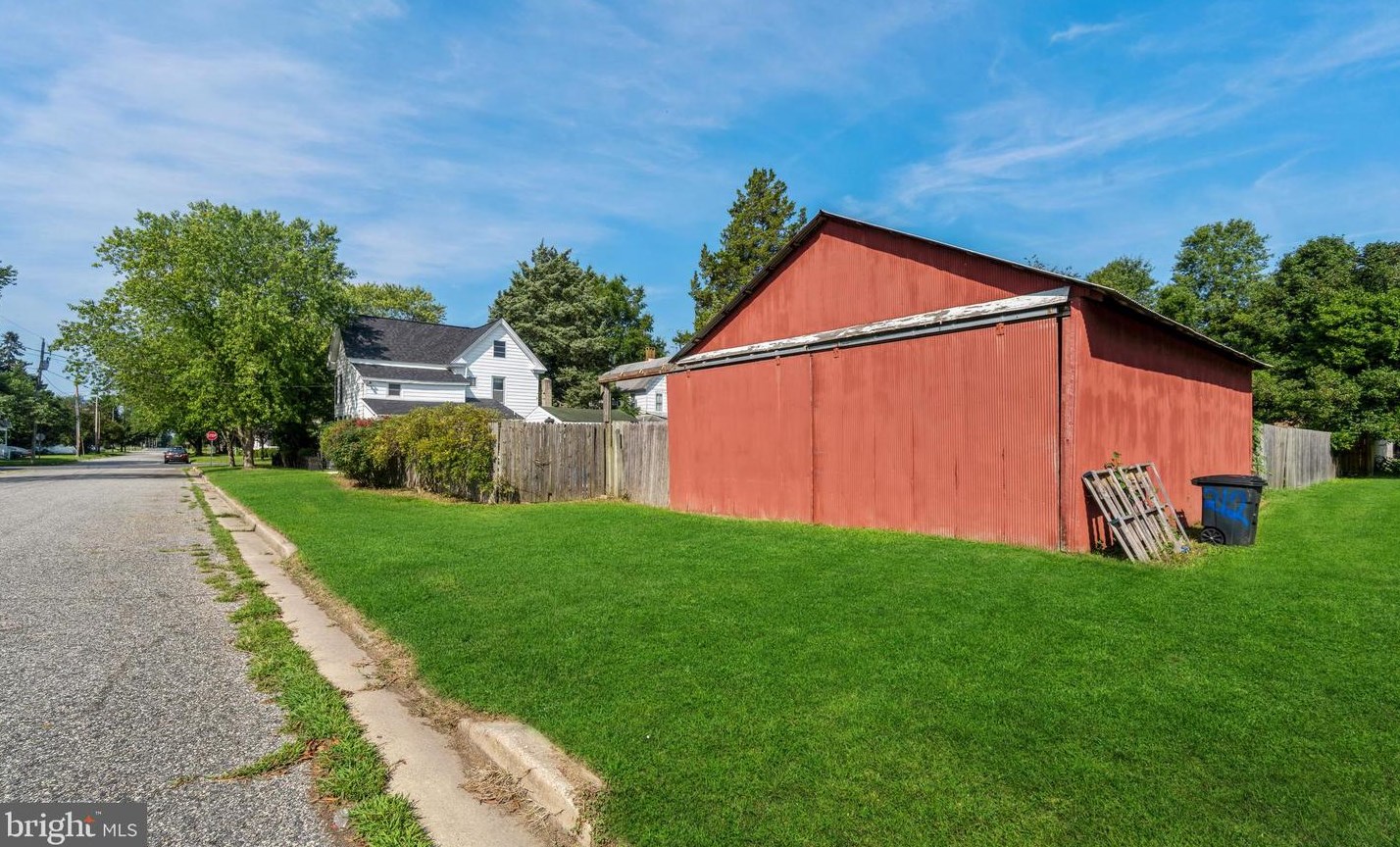 212 Maple Ave, Ridgely MD  21660-1911 exterior