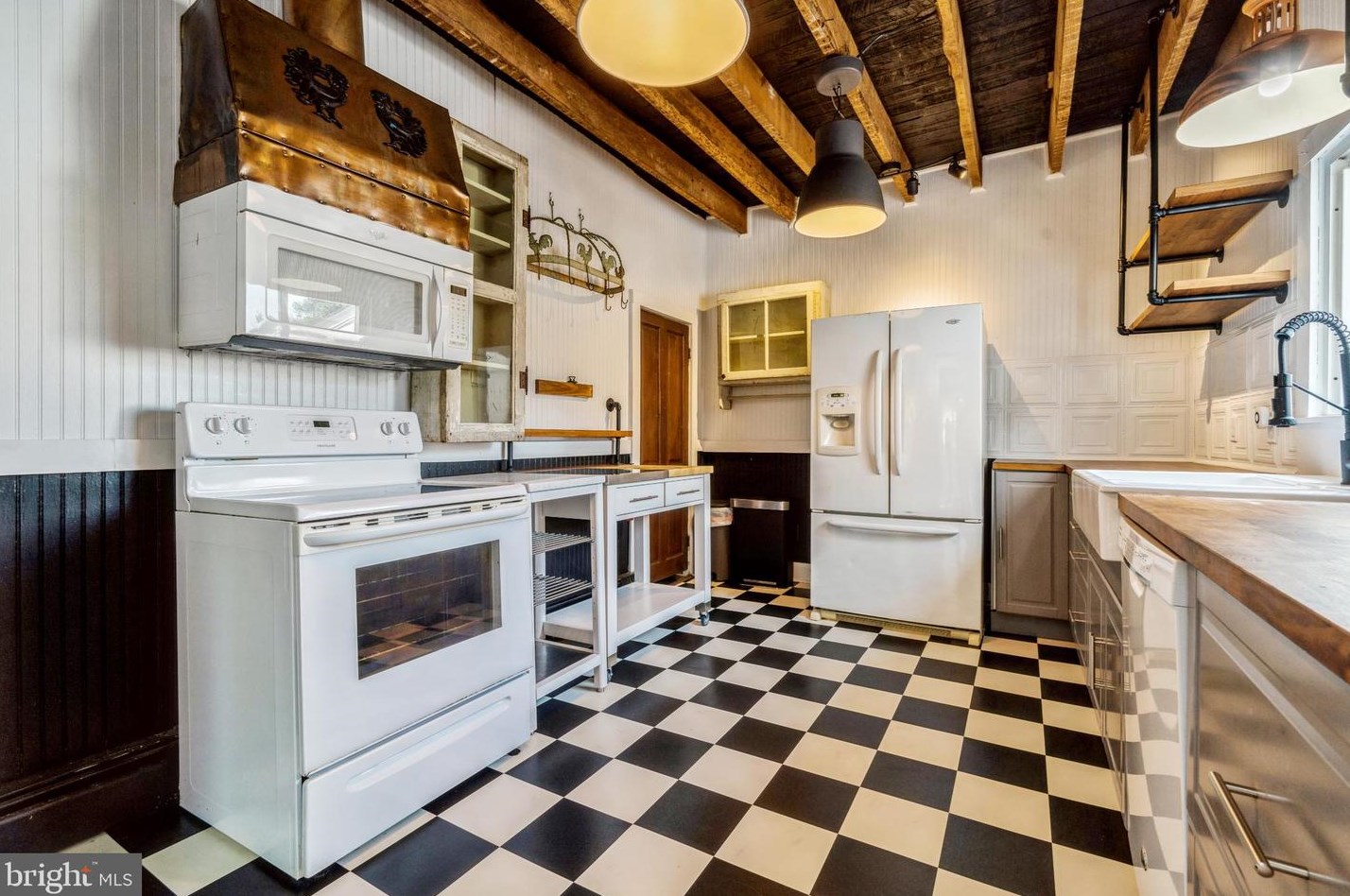 212 Maple Ave, Ridgely MD  21660-1911 exterior