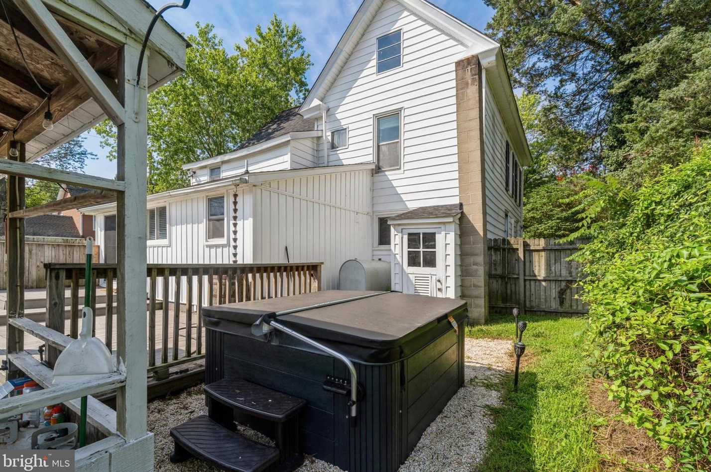 212 Maple Ave, Ridgely MD  21660-1911 exterior