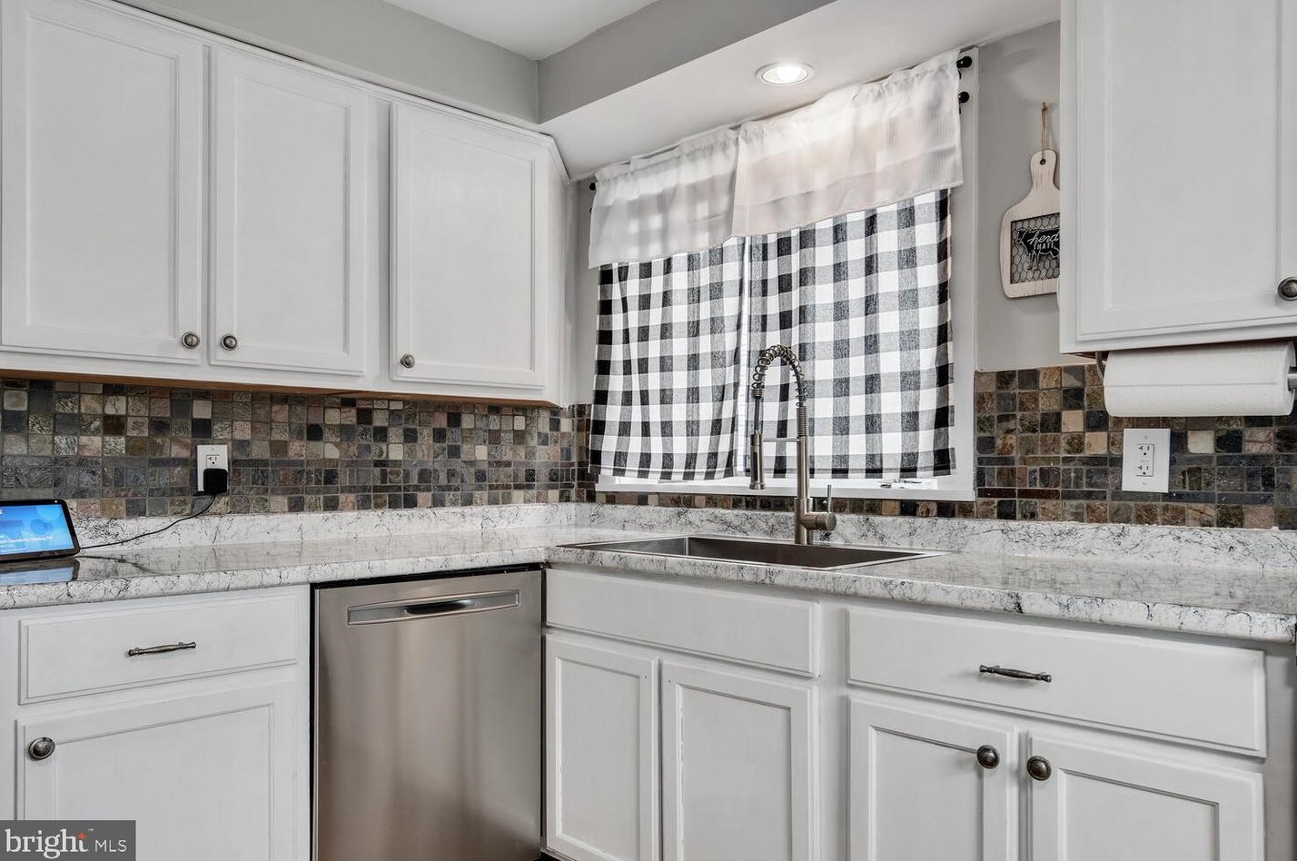 305 Maryland Ave, Ridgely MD  21660-2104 exterior