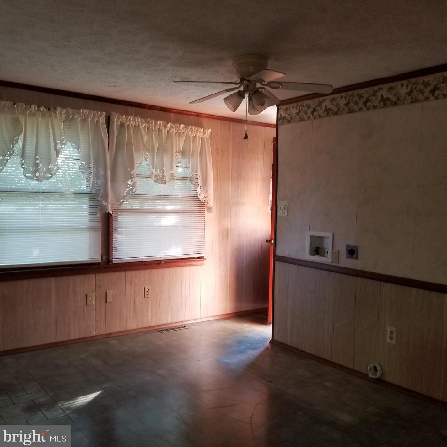 404 Maple Ave, Ridgely MD 21660-1951 exterior