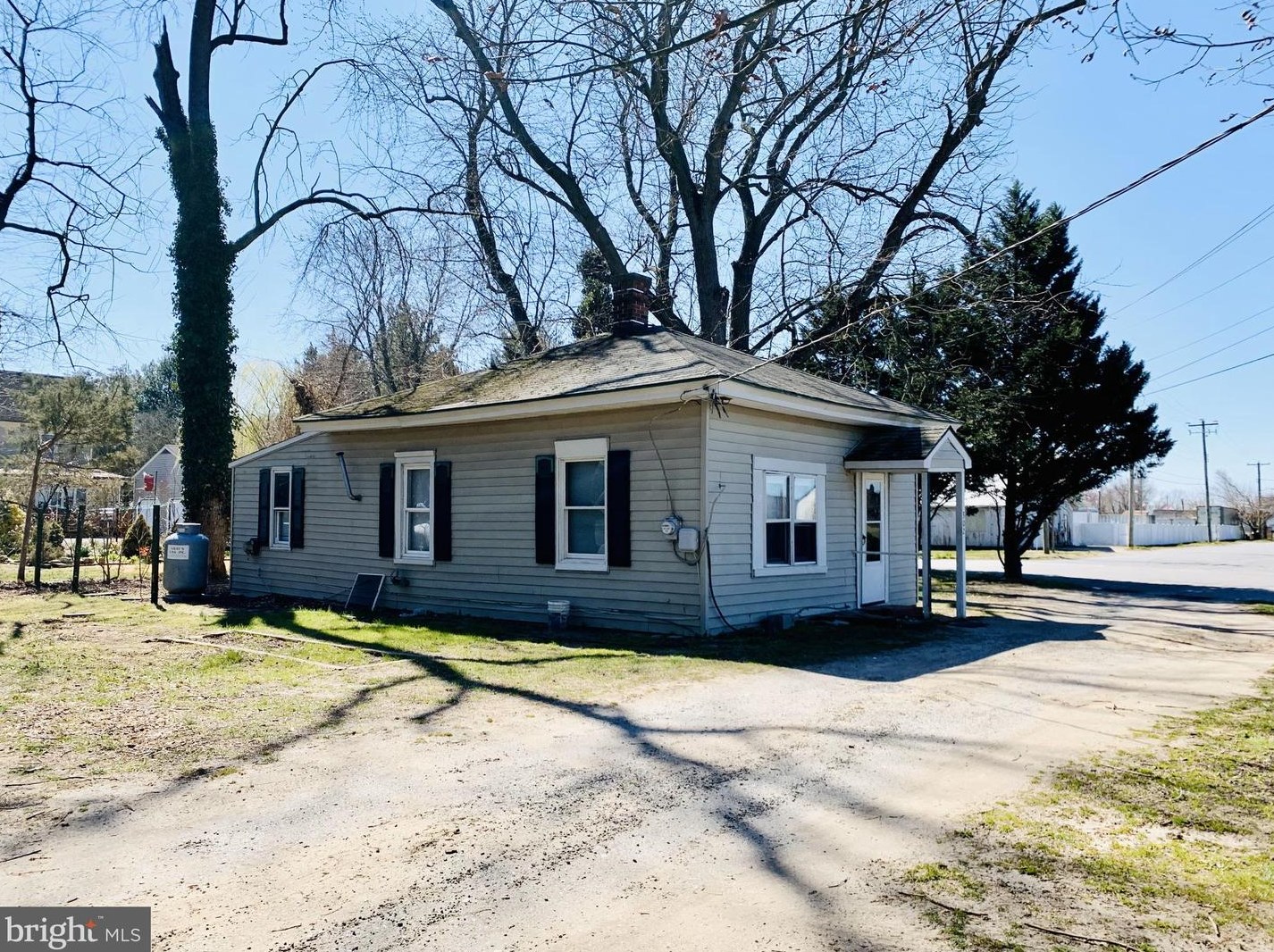 302 Railroad Ave, Ridgely, MD 21660-2109