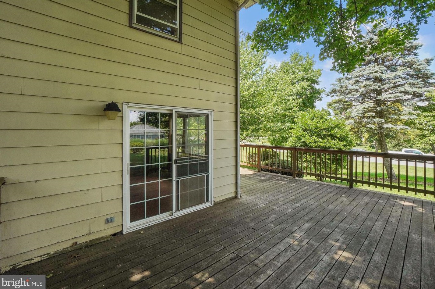 303 Park Ave, Mount Airy MD  21771-5470 exterior